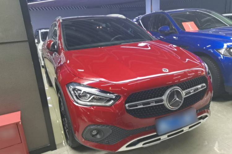 Used Mercedes-Benz GLA 2020 GLA 200 Front Right 45 Deg