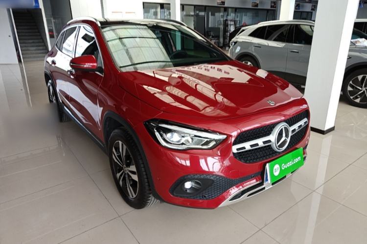 Used Mercedes-Benz GLA 2020 GLA 180 Front Right 45 Deg