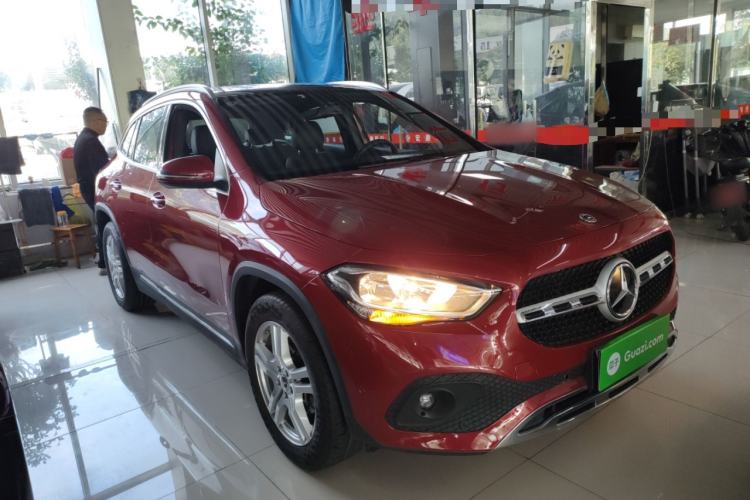 Used Mercedes-Benz GLA 2020 GLA 180 Front Right 45 Deg