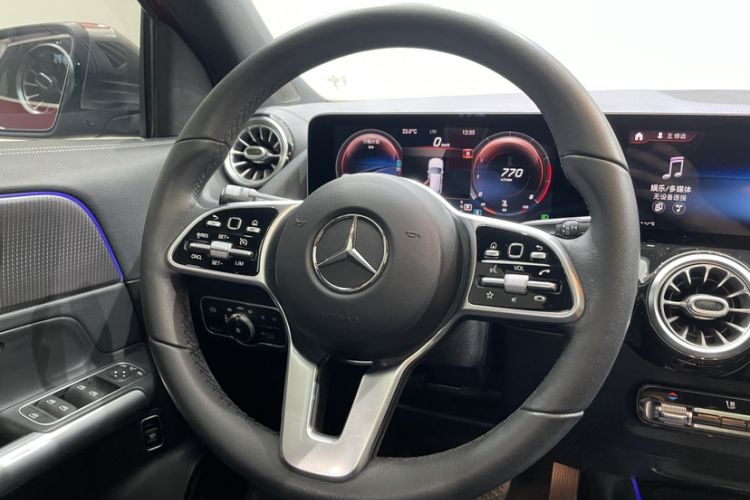 Used Mercedes-Benz GLA 2020 GLA 200 Interior 8