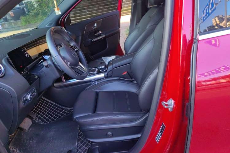 Used Mercedes-Benz GLA 2020 GLA 200 Left Front Seat
