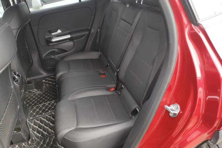 Used Mercedes-Benz GLA 2020 GLA 200 Left Rear Seat