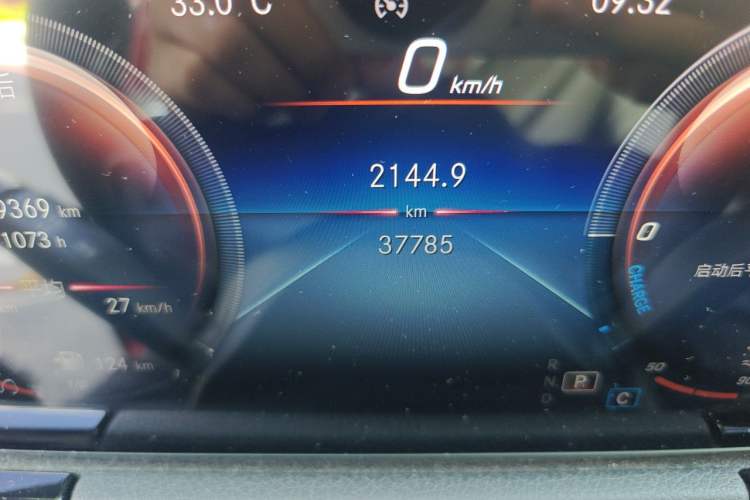 Used Mercedes-Benz GLA 2020 GLA 180 Odometer Close Up