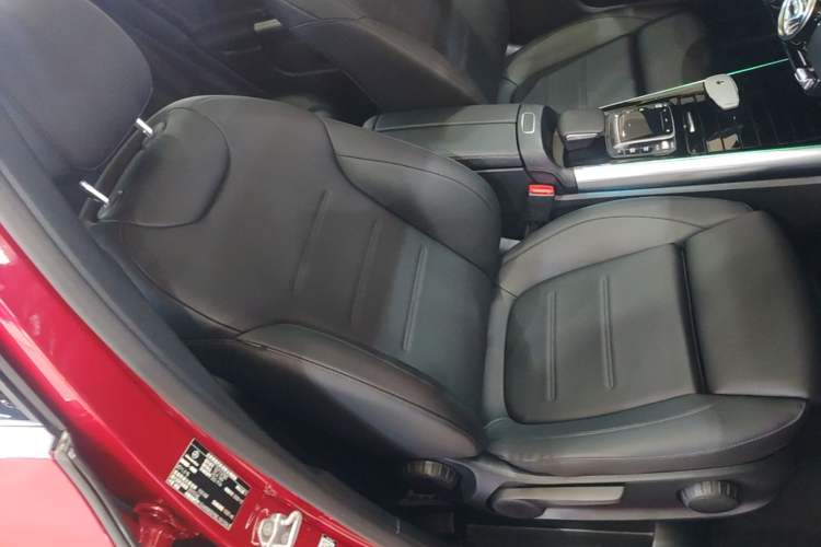 Used Mercedes-Benz GLA 2020 GLA 180 Right Front Seat