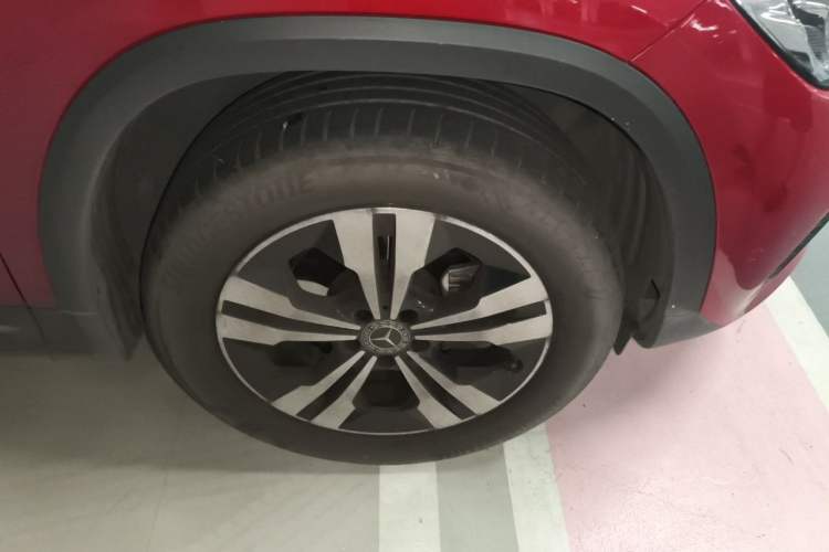 Used Mercedes-Benz GLA 2020 GLA 200 Right Front Wheel Hub