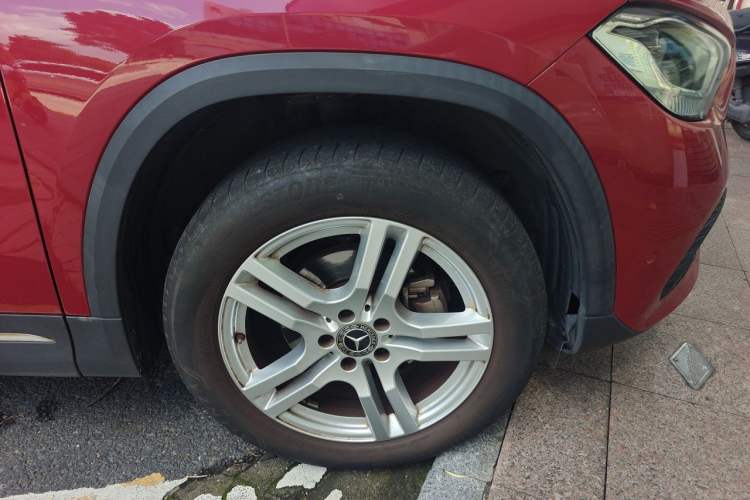 Used Mercedes-Benz GLA 2020 GLA 180 Right Front Wheel Hub