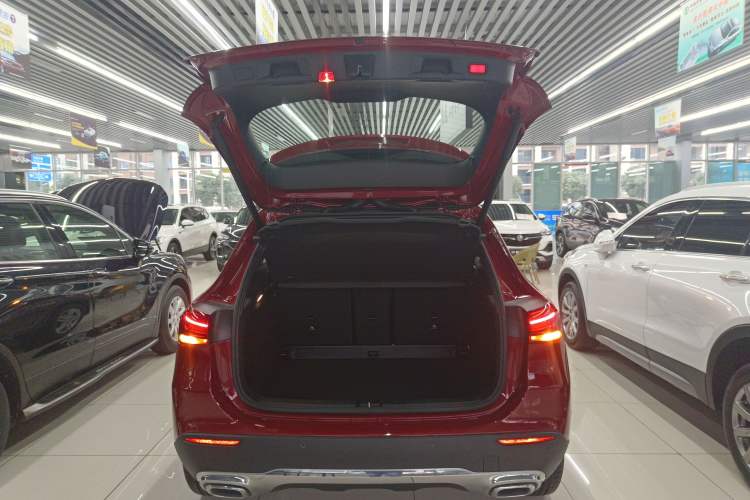 Used Mercedes-Benz GLA 2020 GLA 180 Trunk