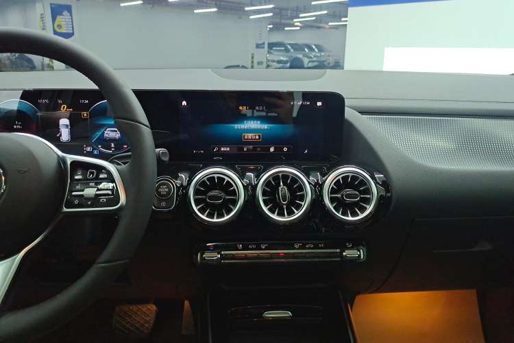Used Mercedes-Benz GLA 2020 GLA 200 Audio And AC Panel