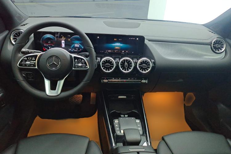 Used Mercedes-Benz GLA 2020 GLA 200 Center Console