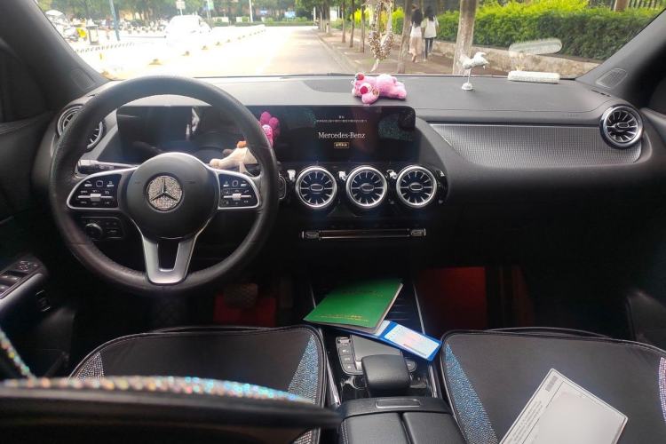 Used Mercedes-Benz GLA 2020 GLA 200 Center Console