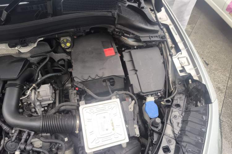 Used Mercedes-Benz GLA 2020 GLA 200 Engine Bay Left