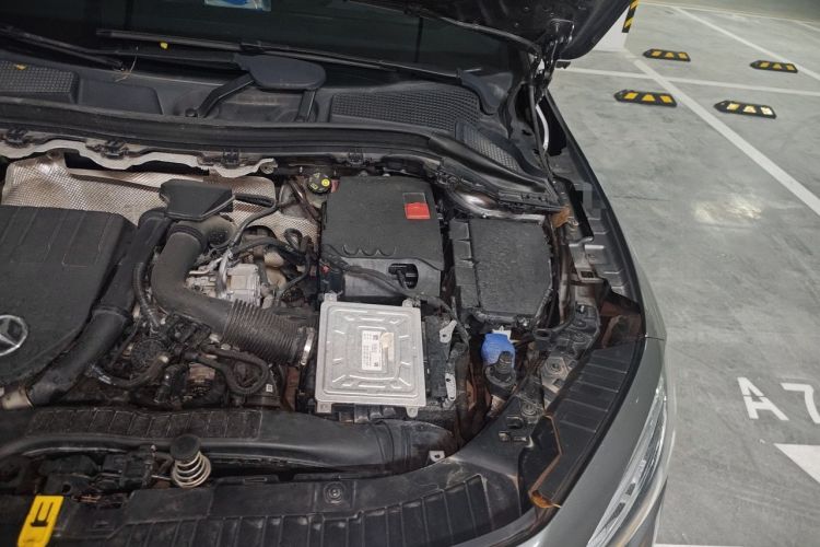 Used Mercedes-Benz GLA 2020 GLA 200 Engine Bay Left