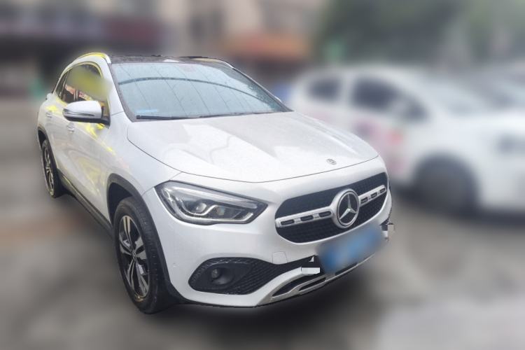 Used Mercedes-Benz GLA 2020 GLA 200 Front Right 45 Deg