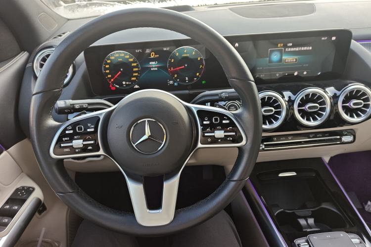 Used Mercedes-Benz GLA 2020 GLA 200 4MATIC Interior 3