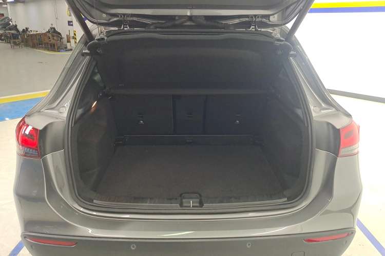 Used Mercedes-Benz GLA 2020 GLA 200 Trunk