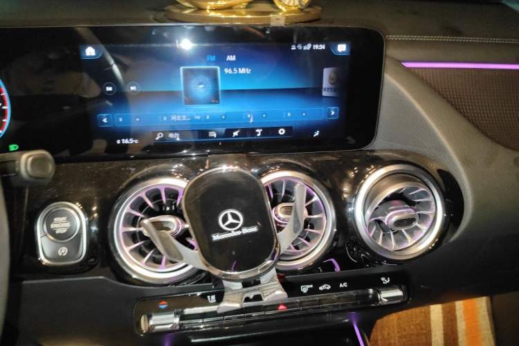 Used Mercedes-Benz GLA 2020 GLA 200 Audio And AC Panel