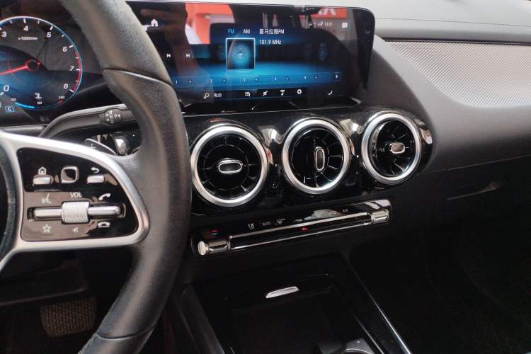 Used Mercedes-Benz GLA 2020 GLA 180 Audio And AC Panel