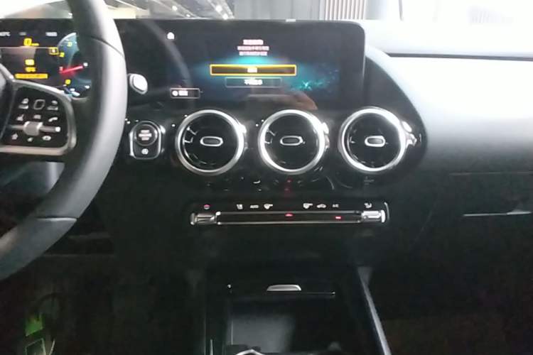 Used Mercedes-Benz GLA 2020 GLA 180 Audio And AC Panel