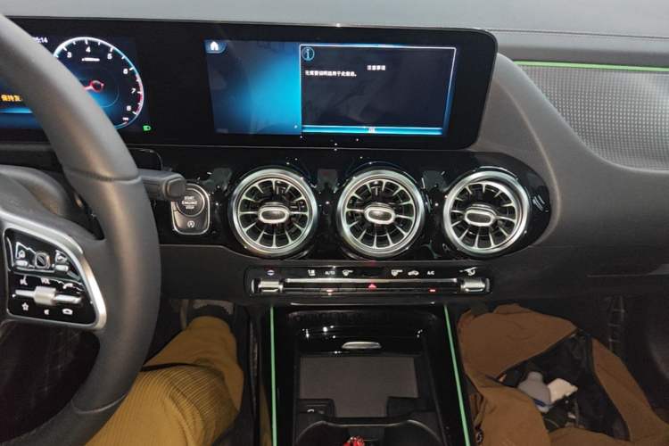 Used Mercedes-Benz GLA 2020 GLA 200 Audio And AC Panel