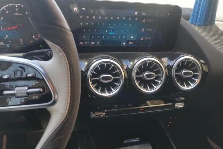 Used Mercedes-Benz GLA 2020 GLA 200 Audio And AC Panel