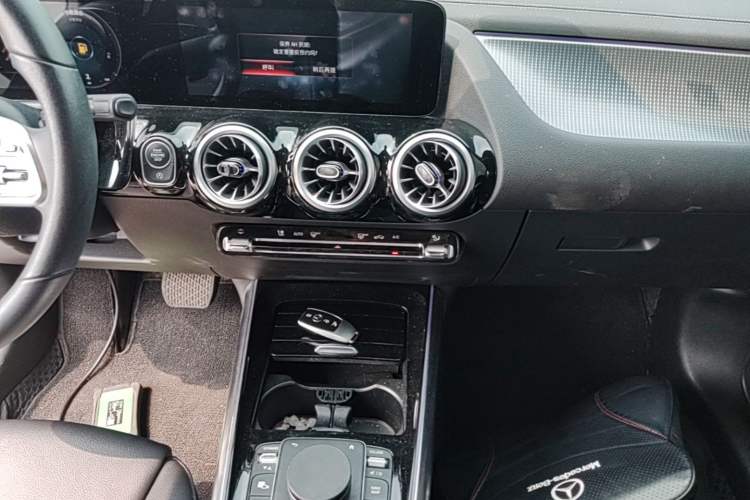 Used Mercedes-Benz GLA 2020 GLA 180 Audio And AC Panel
