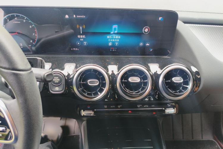 Used Mercedes-Benz GLA 2020 GLA 180 Audio And AC Panel