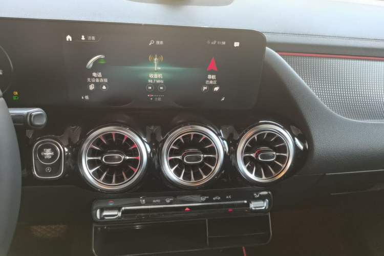 Used Mercedes-Benz GLA 2020 GLA 200 4MATIC Audio And AC Panel