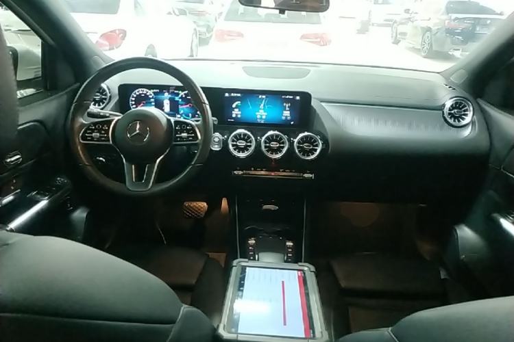 Used Mercedes-Benz GLA 2020 GLA 200 Center Console