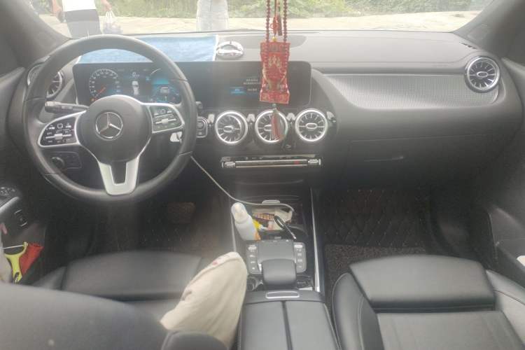 Used Mercedes-Benz GLA 2020 GLA 200 Center Console