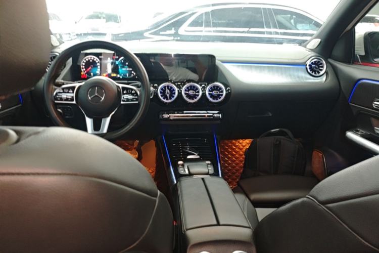 Used Mercedes-Benz GLA 2020 GLA 200 Center Console