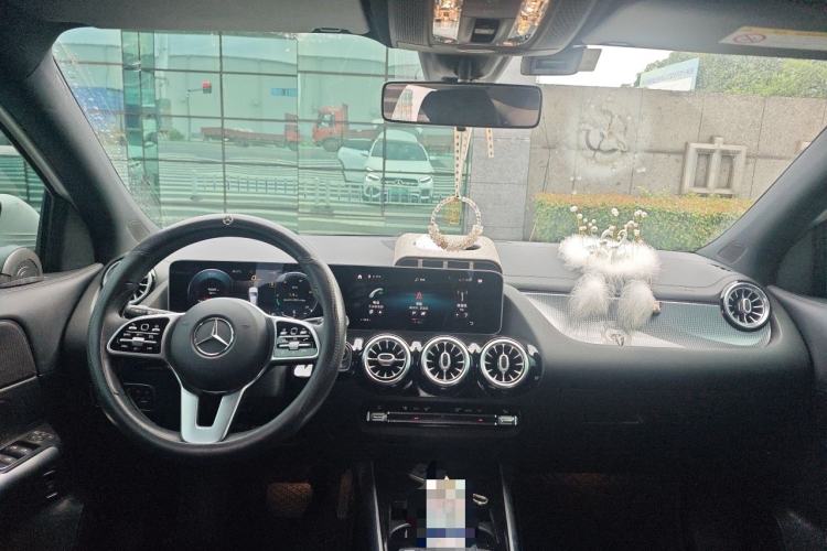 Used Mercedes-Benz GLA 2020 GLA 200 Center Console