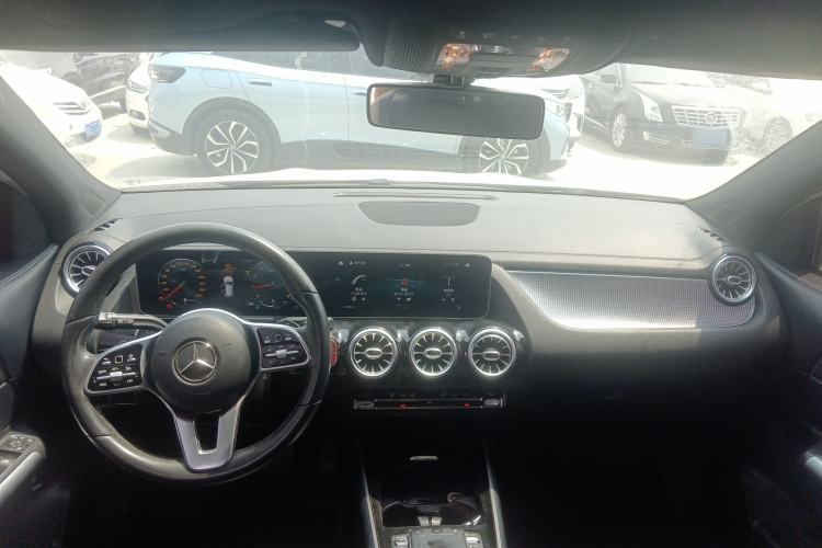 Used Mercedes-Benz GLA 2020 GLA 200 Center Console