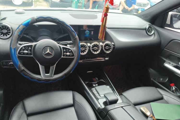 Used Mercedes-Benz GLA 2020 GLA 200 Center Console