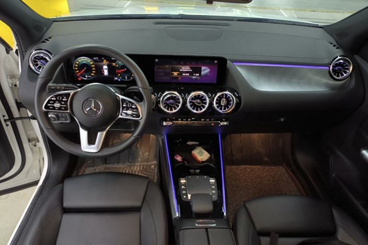 Used Mercedes-Benz GLA 2020 GLA 200 Center Console