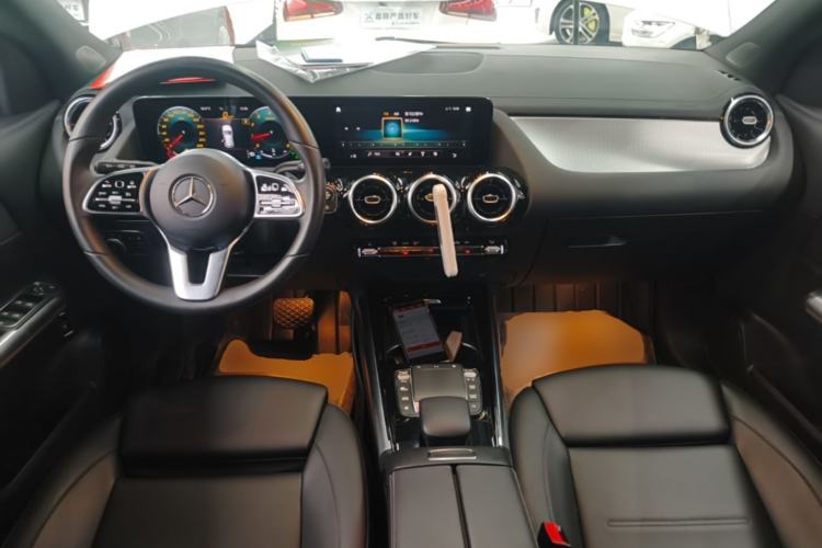 Used Mercedes-Benz GLA 2020 GLA 180 Center Console
