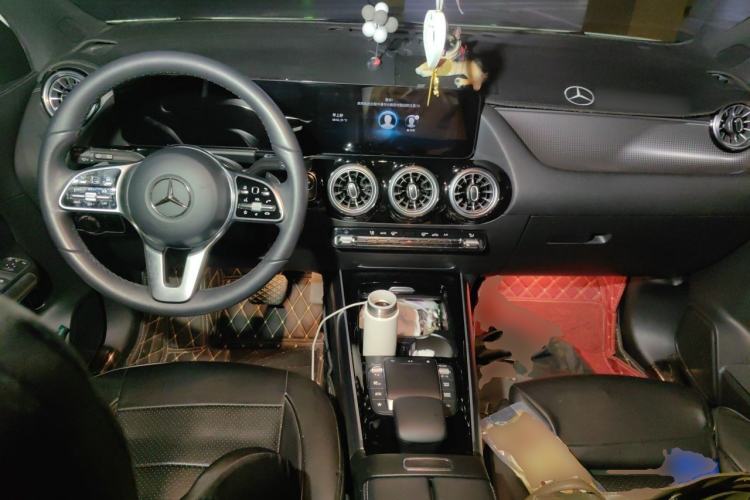 Used Mercedes-Benz GLA 2020 GLA 200 Center Console