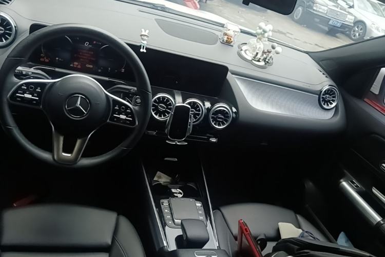 Used Mercedes-Benz GLA 2020 GLA 200 Center Console