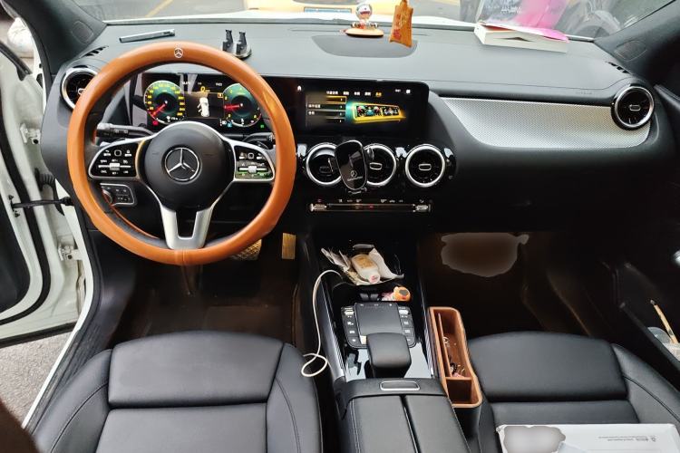 Used Mercedes-Benz GLA 2020 GLA 180 Center Console
