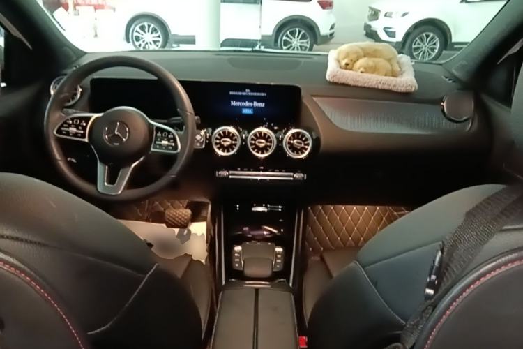 Used Mercedes-Benz GLA 2020 GLA 200 Center Console