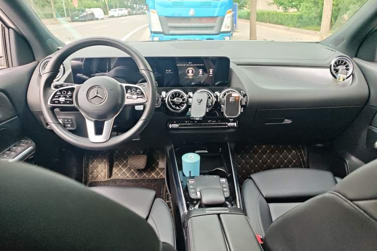 Used Mercedes-Benz GLA 2020 GLA 200 Center Console