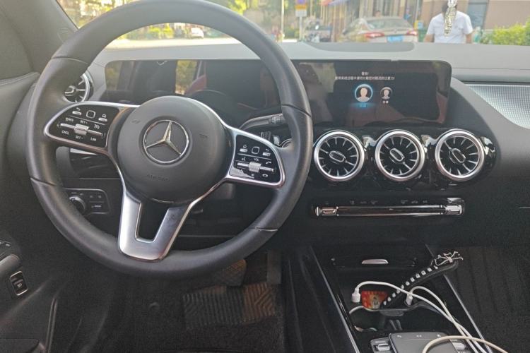 Used Mercedes-Benz GLA 2020 GLA 200 Center Console