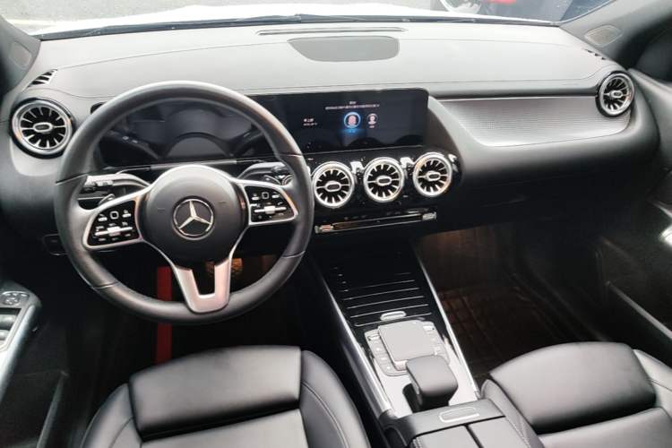 Used Mercedes-Benz GLA 2020 GLA 200 Center Console
