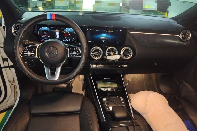 Used Mercedes-Benz GLA 2020 GLA 200 Center Console