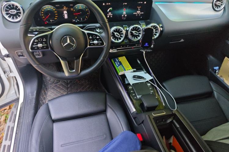 Used Mercedes-Benz GLA 2020 GLA 200 Center Console