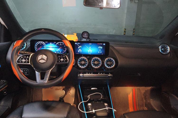 Used Mercedes-Benz GLA 2020 GLA 200 Center Console