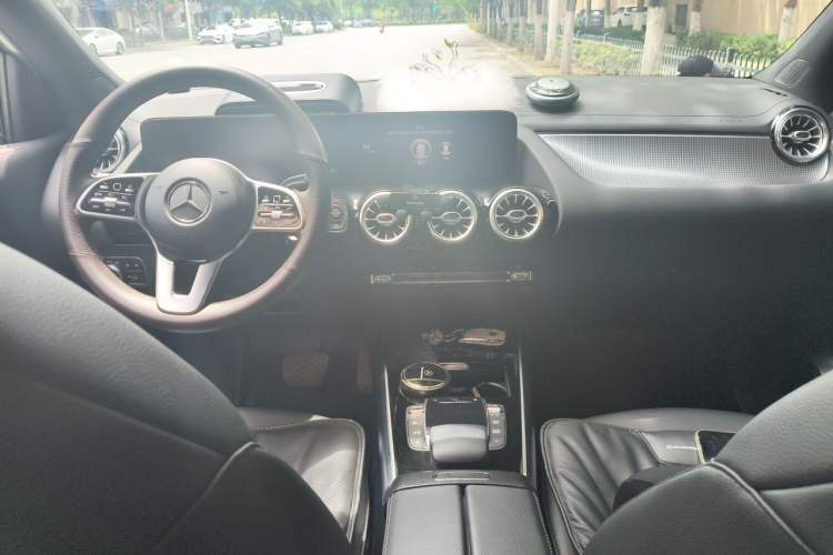 Used Mercedes-Benz GLA 2020 GLA 200 Center Console