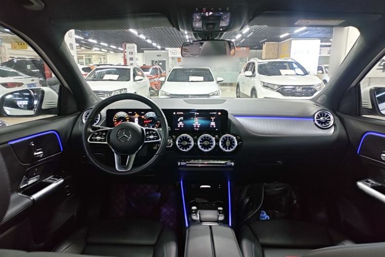 Used Mercedes-Benz GLA 2020 GLA 180 Center Console