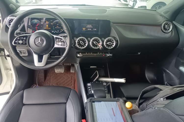 Used Mercedes-Benz GLA 2020 GLA 200 Center Console