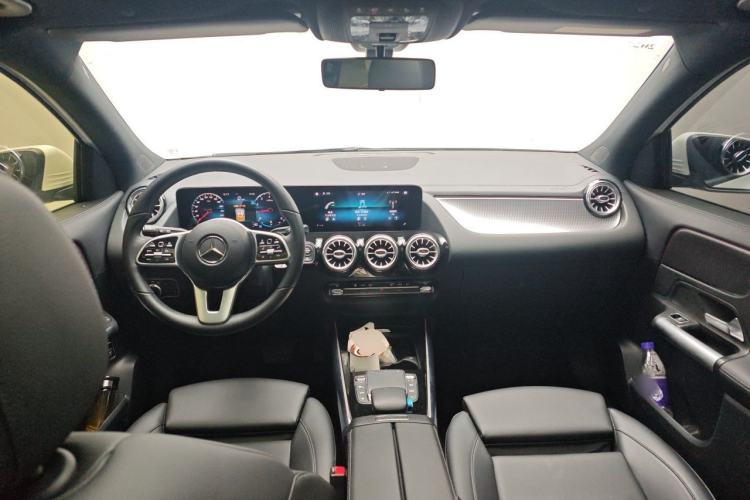 Used Mercedes-Benz GLA 2020 GLA 180 Center Console