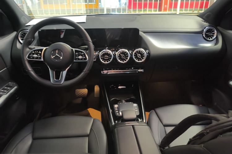 Used Mercedes-Benz GLA 2020 GLA 200 Center Console